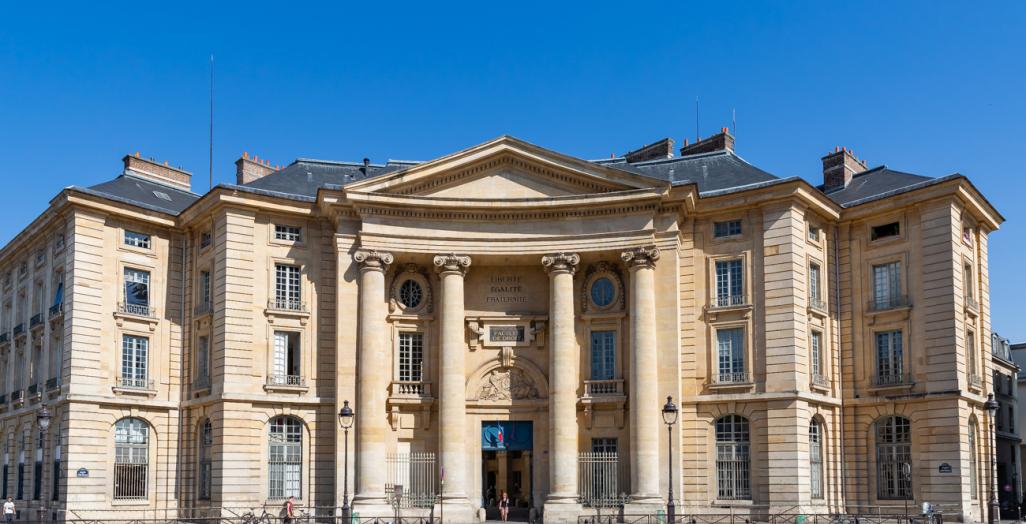 Photo de la façade de l'université Paris 2 - Centre Panthéon